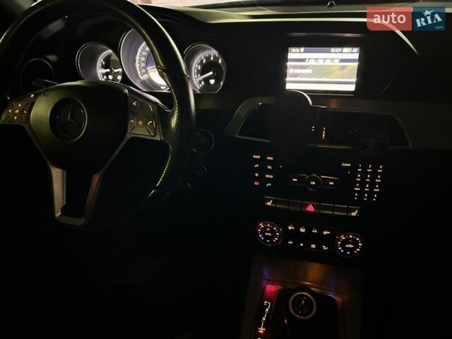 Сірий Мерседес Ц-Клас, об'ємом двигуна 1.8 л та пробігом 240 тис. км за 11000 $, фото 11 на Automoto.ua