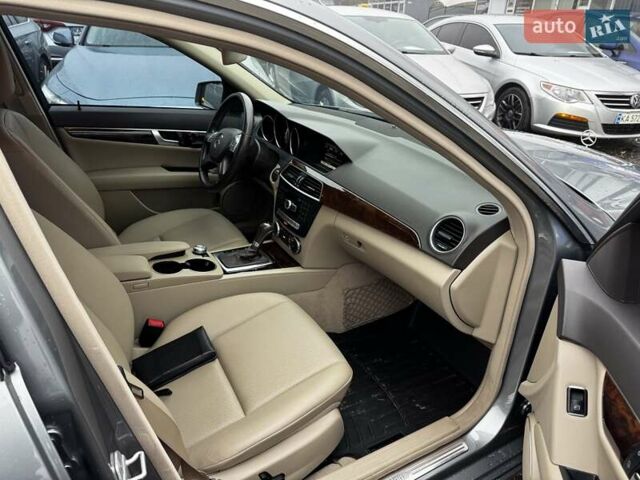 Серый Мерседес Ц-Класс, объемом двигателя 3.5 л и пробегом 80 тыс. км за 14500 $, фото 15 на Automoto.ua