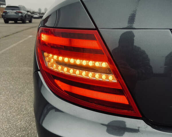 Сірий Мерседес Ц-Клас, об'ємом двигуна 1.8 л та пробігом 201 тис. км за 10000 $, фото 7 на Automoto.ua