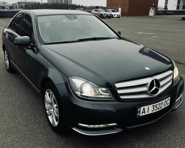 Сірий Мерседес Ц-Клас, об'ємом двигуна 1.8 л та пробігом 201 тис. км за 10000 $, фото 1 на Automoto.ua