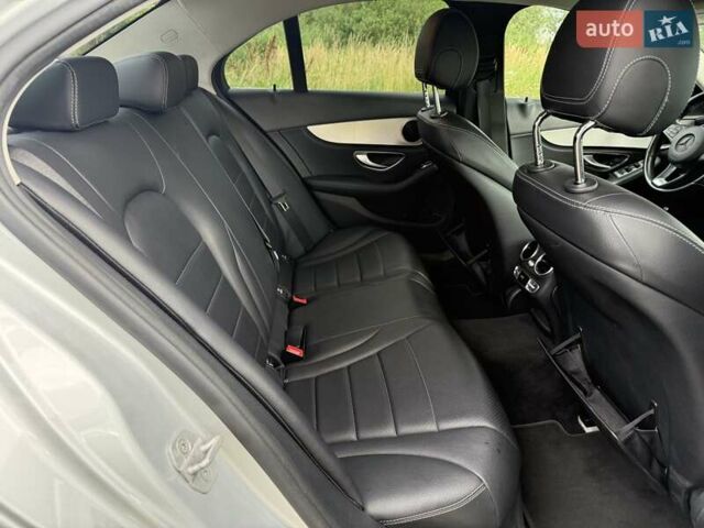 Серый Мерседес Ц-Класс, объемом двигателя 2.1 л и пробегом 260 тыс. км за 19700 $, фото 9 на Automoto.ua