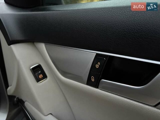 Мерседес Ц-Класс 2014 в Одессе на Automoto.ua Серый Мерседес Ц-Класс, объемом двигателя 1.8 л и пробегом 163 тыс. км за 13300 $, фото 52 на Automoto.ua