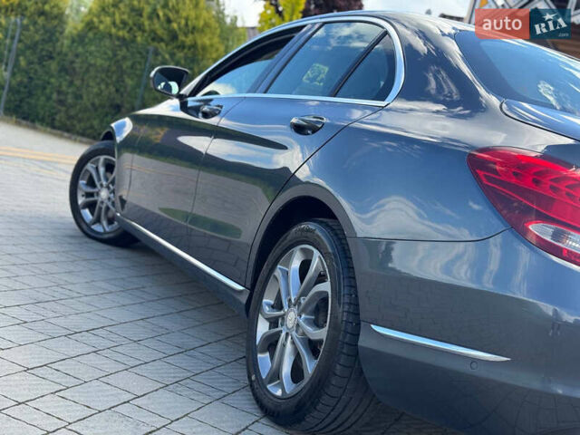 Серый Мерседес Ц-Класс, объемом двигателя 2.14 л и пробегом 308 тыс. км за 16999 $, фото 7 на Automoto.ua