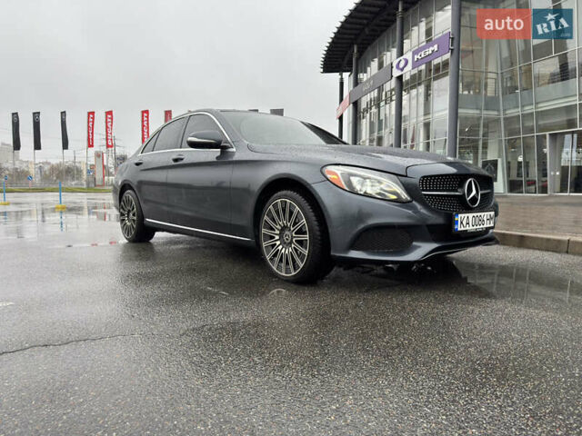 Сірий Мерседес Ц-Клас, об'ємом двигуна 1.99 л та пробігом 161 тис. км за 18000 $, фото 2 на Automoto.ua
