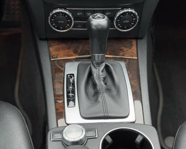 Сірий Мерседес Ц-Клас, об'ємом двигуна 1.8 л та пробігом 170 тис. км за 11999 $, фото 32 на Automoto.ua