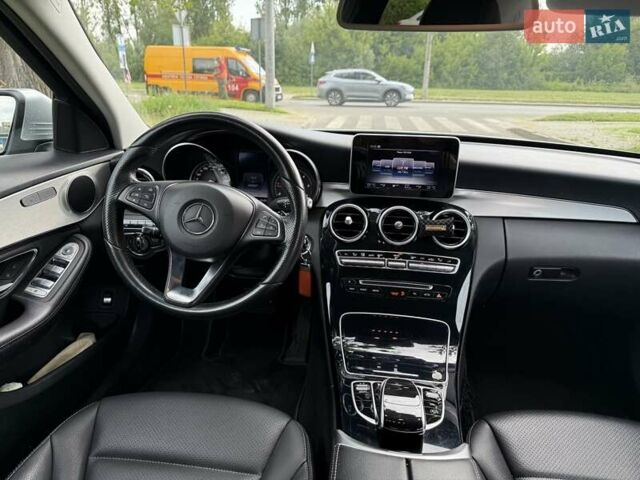 Серый Мерседес Ц-Класс, объемом двигателя 2.1 л и пробегом 260 тыс. км за 19700 $, фото 11 на Automoto.ua