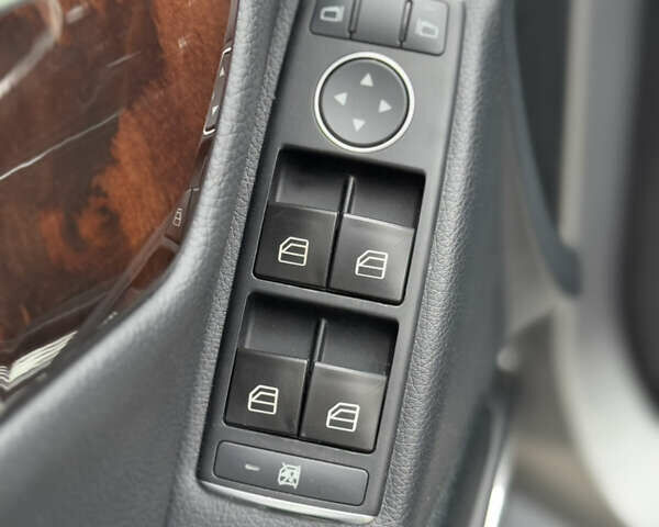 Сірий Мерседес Ц-Клас, об'ємом двигуна 1.8 л та пробігом 170 тис. км за 11999 $, фото 15 на Automoto.ua