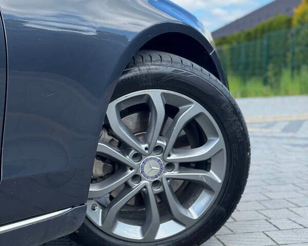 Серый Мерседес Ц-Класс, объемом двигателя 2.14 л и пробегом 308 тыс. км за 16999 $, фото 8 на Automoto.ua