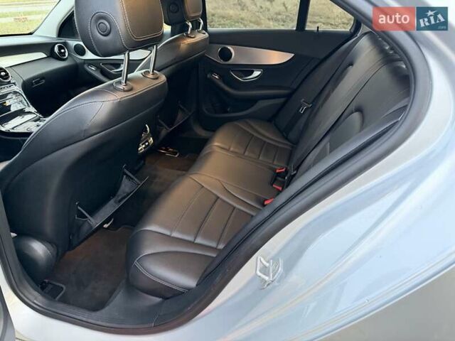 Серый Мерседес Ц-Класс, объемом двигателя 2.15 л и пробегом 265 тыс. км за 18700 $, фото 15 на Automoto.ua