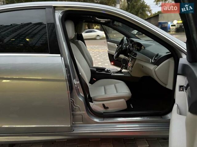 Мерседес Ц-Класс 2014 в Одессе на Automoto.ua Серый Мерседес Ц-Класс, объемом двигателя 1.8 л и пробегом 163 тыс. км за 13300 $, фото 53 на Automoto.ua