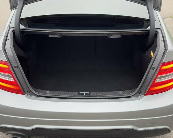 Сірий Мерседес Ц-Клас, об'ємом двигуна 1.8 л та пробігом 170 тис. км за 11999 $, фото 39 на Automoto.ua