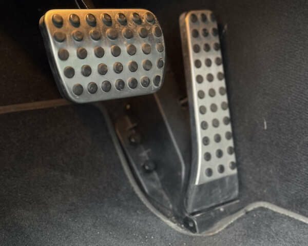 Сірий Мерседес Ц-Клас, об'ємом двигуна 1.8 л та пробігом 170 тис. км за 11999 $, фото 17 на Automoto.ua