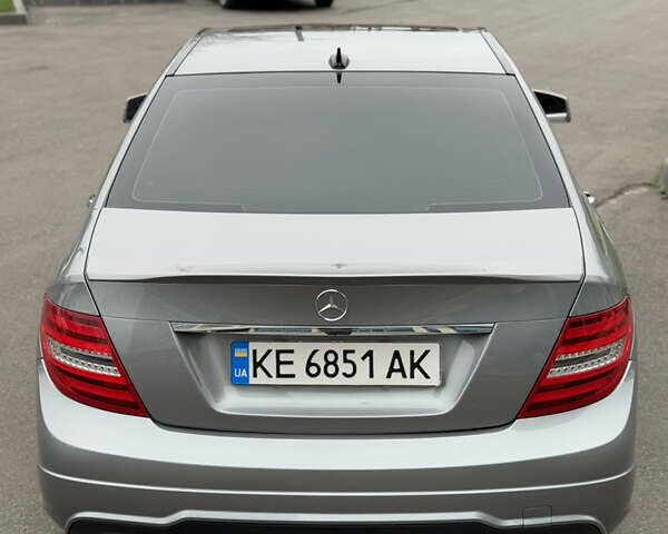 Сірий Мерседес Ц-Клас, об'ємом двигуна 1.8 л та пробігом 170 тис. км за 11999 $, фото 12 на Automoto.ua