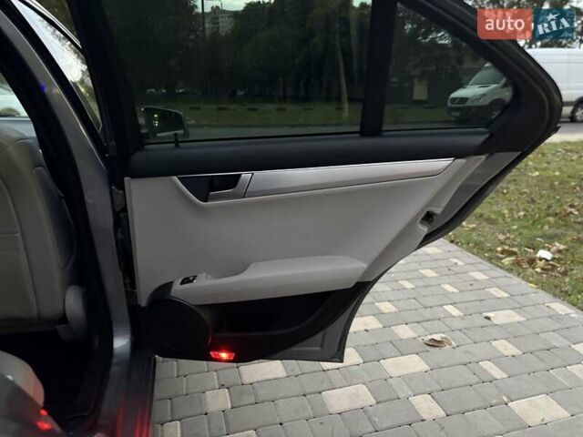 Мерседес Ц-Класс 2014 в Одессе на Automoto.ua Серый Мерседес Ц-Класс, объемом двигателя 1.8 л и пробегом 163 тыс. км за 13300 $, фото 57 на Automoto.ua