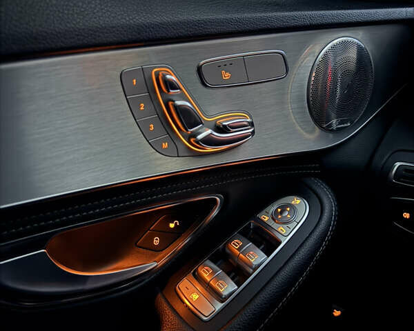 Сірий Мерседес Ц-Клас, об'ємом двигуна 1.99 л та пробігом 161 тис. км за 18000 $, фото 22 на Automoto.ua