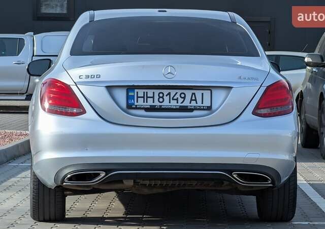 Серый Мерседес Ц-Класс, объемом двигателя 1.99 л и пробегом 188 тыс. км за 20300 $, фото 4 на Automoto.ua