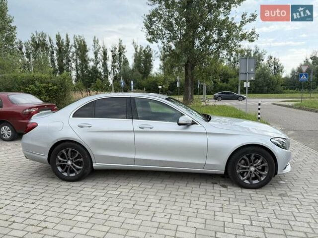 Серый Мерседес Ц-Класс, объемом двигателя 2.1 л и пробегом 260 тыс. км за 19700 $, фото 4 на Automoto.ua