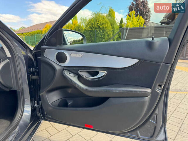 Серый Мерседес Ц-Класс, объемом двигателя 2.14 л и пробегом 308 тыс. км за 16999 $, фото 56 на Automoto.ua