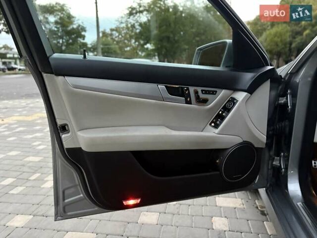 Мерседес Ц-Класс 2014 в Одессе на Automoto.ua Серый Мерседес Ц-Класс, объемом двигателя 1.8 л и пробегом 163 тыс. км за 13300 $, фото 32 на Automoto.ua