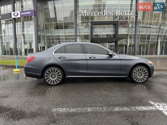 Сірий Мерседес Ц-Клас, об'ємом двигуна 1.99 л та пробігом 161 тис. км за 18000 $, фото 4 на Automoto.ua