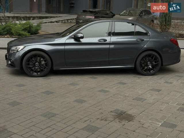 Серый Мерседес Ц-Класс, объемом двигателя 1.99 л и пробегом 155 тыс. км за 19000 $, фото 2 на Automoto.ua