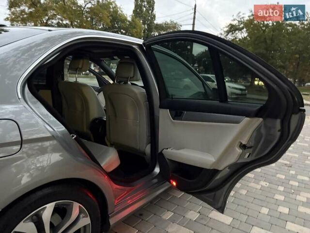 Мерседес Ц-Класс 2014 в Одессе на Automoto.ua Серый Мерседес Ц-Класс, объемом двигателя 1.8 л и пробегом 163 тыс. км за 13300 $, фото 60 на Automoto.ua