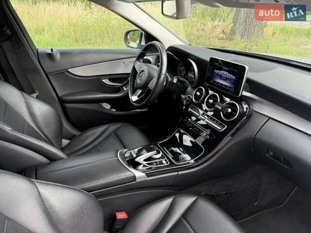 Серый Мерседес Ц-Класс, объемом двигателя 2.1 л и пробегом 260 тыс. км за 19700 $, фото 13 на Automoto.ua