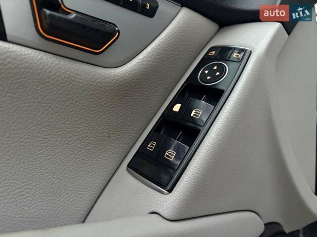 Мерседес Ц-Класс 2014 в Одессе на Automoto.ua Серый Мерседес Ц-Класс, объемом двигателя 1.8 л и пробегом 163 тыс. км за 13300 $, фото 35 на Automoto.ua