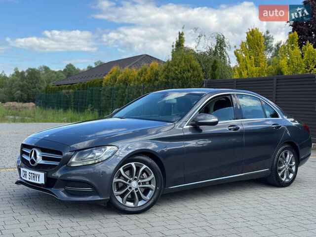 Серый Мерседес Ц-Класс, объемом двигателя 2.14 л и пробегом 308 тыс. км за 16999 $, фото 2 на Automoto.ua