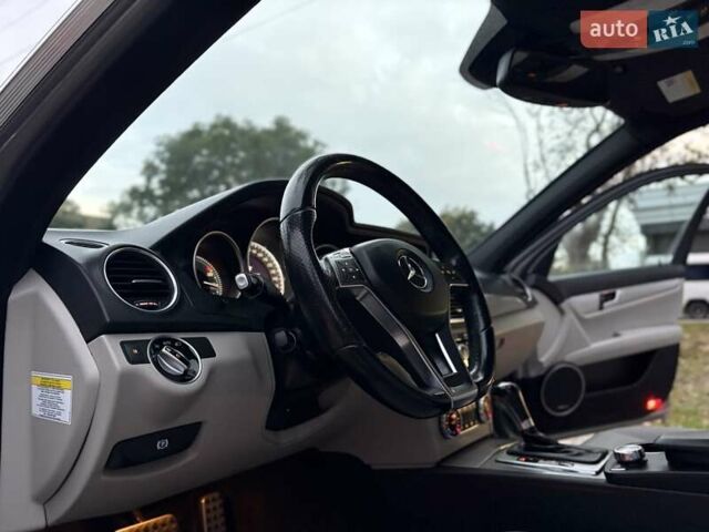 Мерседес Ц-Класс 2014 в Одессе на Automoto.ua Серый Мерседес Ц-Класс, объемом двигателя 1.8 л и пробегом 163 тыс. км за 13300 $, фото 38 на Automoto.ua