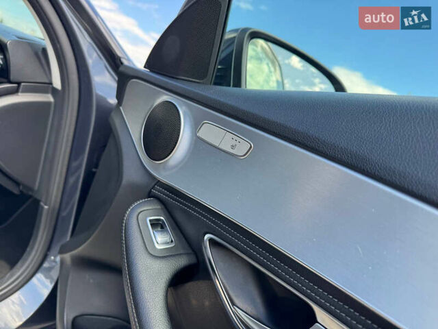 Серый Мерседес Ц-Класс, объемом двигателя 2.14 л и пробегом 308 тыс. км за 16999 $, фото 57 на Automoto.ua