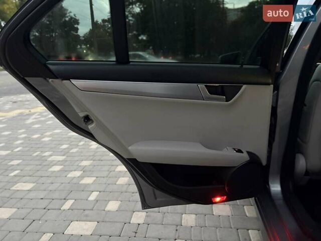 Мерседес Ц-Класс 2014 в Одессе на Automoto.ua Серый Мерседес Ц-Класс, объемом двигателя 1.8 л и пробегом 163 тыс. км за 13300 $, фото 28 на Automoto.ua