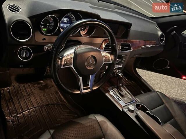 Мерседес Ц-Класс 2014 в Киеве на Automoto.ua Серый Мерседес Ц-Класс, объемом двигателя 3 л и пробегом 167 тыс. км за 9000 $, фото 7 на Automoto.ua