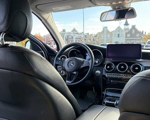 Серый Мерседес Ц-Класс, объемом двигателя 1.99 л и пробегом 217 тыс. км за 18000 $, фото 4 на Automoto.ua