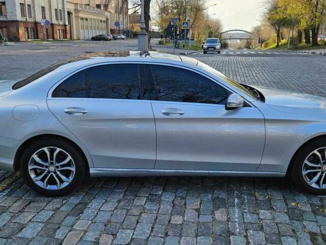 Сірий Мерседес Ц-Клас, об'ємом двигуна 2 л та пробігом 78 тис. км за 17499 $, фото 3 на Automoto.ua