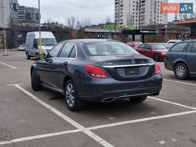 Серый Мерседес Ц-Класс, объемом двигателя 2 л и пробегом 157 тыс. км за 19500 $, фото 4 на Automoto.ua