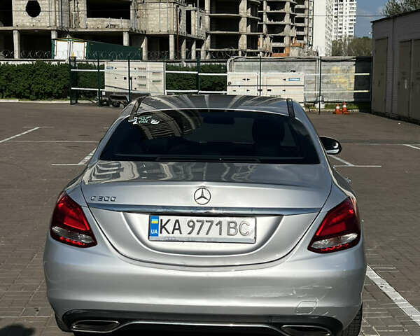 Сірий Мерседес Ц-Клас, об'ємом двигуна 1.99 л та пробігом 175 тис. км за 17000 $, фото 2 на Automoto.ua