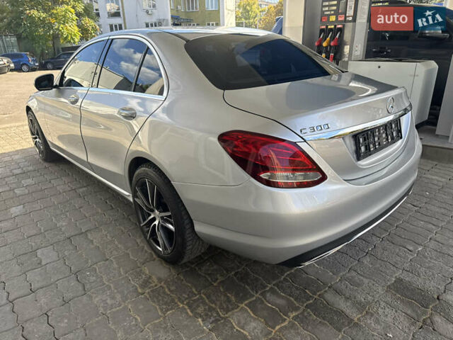 Серый Мерседес Ц-Класс, объемом двигателя 0 л и пробегом 201 тыс. км за 17500 $, фото 5 на Automoto.ua