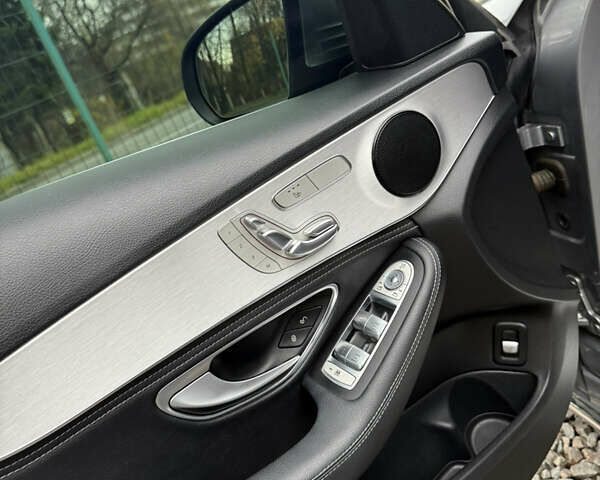 Серый Мерседес Ц-Класс, объемом двигателя 2.14 л и пробегом 100 тыс. км за 22599 $, фото 17 на Automoto.ua