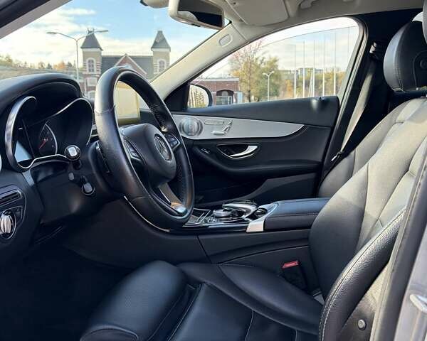 Серый Мерседес Ц-Класс, объемом двигателя 1.99 л и пробегом 217 тыс. км за 18000 $, фото 5 на Automoto.ua