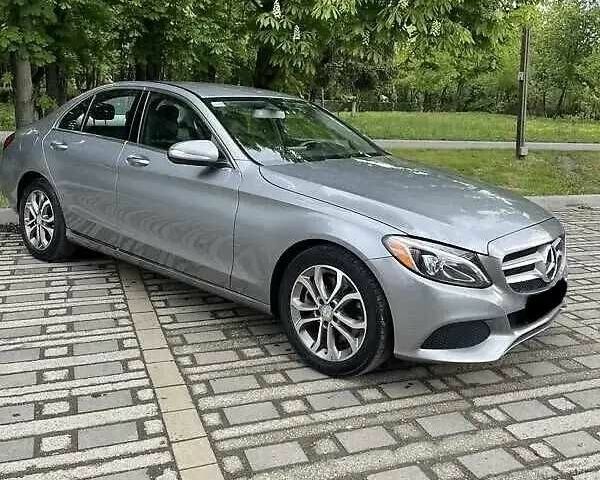 Сірий Мерседес Ц-Клас, об'ємом двигуна 2 л та пробігом 225 тис. км за 17500 $, фото 2 на Automoto.ua