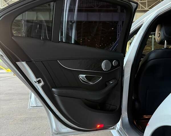 Сірий Мерседес Ц-Клас, об'ємом двигуна 2 л та пробігом 69 тис. км за 28800 $, фото 47 на Automoto.ua