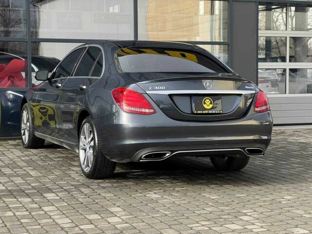 Серый Мерседес Ц-Класс, объемом двигателя 2 л и пробегом 88 тыс. км за 22000 $, фото 4 на Automoto.ua