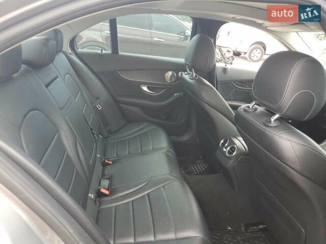 Серый Мерседес Ц-Класс, объемом двигателя 2 л и пробегом 63 тыс. км за 3000 $, фото 9 на Automoto.ua