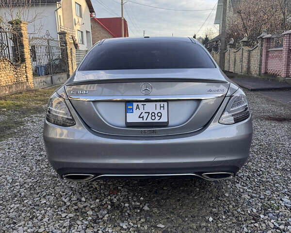 Серый Мерседес Ц-Класс, объемом двигателя 1.99 л и пробегом 150 тыс. км за 22000 $, фото 3 на Automoto.ua