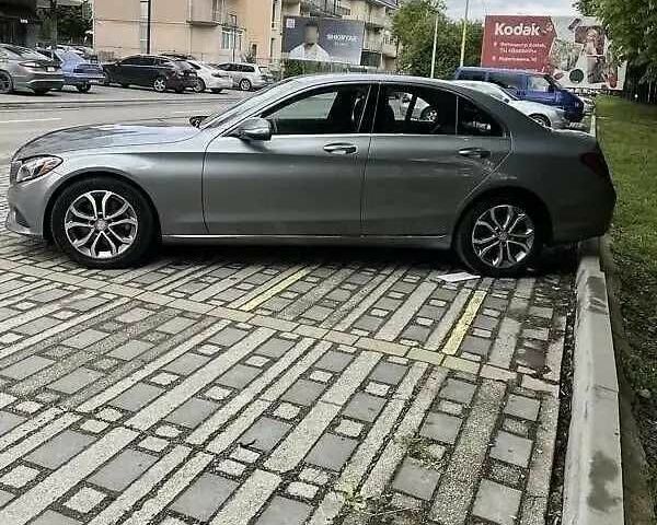 Сірий Мерседес Ц-Клас, об'ємом двигуна 2 л та пробігом 225 тис. км за 17500 $, фото 4 на Automoto.ua