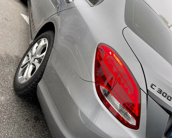 Серый Мерседес Ц-Класс, объемом двигателя 2 л и пробегом 96 тыс. км за 18900 $, фото 4 на Automoto.ua