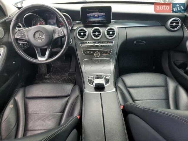 Серый Мерседес Ц-Класс, объемом двигателя 2 л и пробегом 63 тыс. км за 3000 $, фото 7 на Automoto.ua