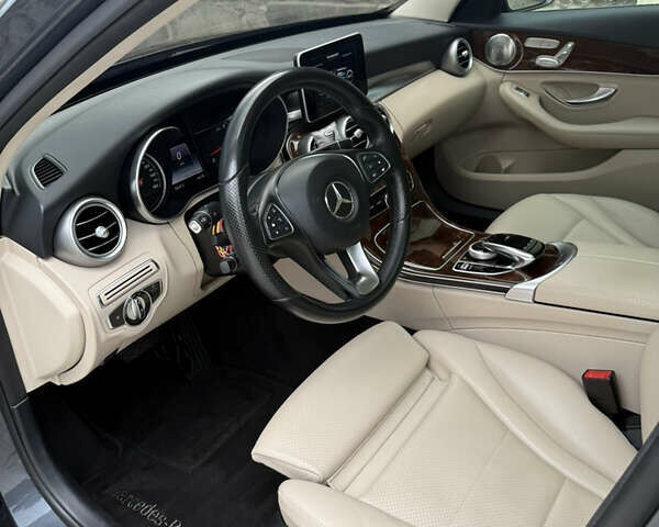 Мерседес Ц-Класс 2015 в Киеве на Automoto.ua Серый Мерседес Ц-Класс, объемом двигателя 1.99 л и пробегом 119 тыс. км за 20499 $, фото 32 на Automoto.ua