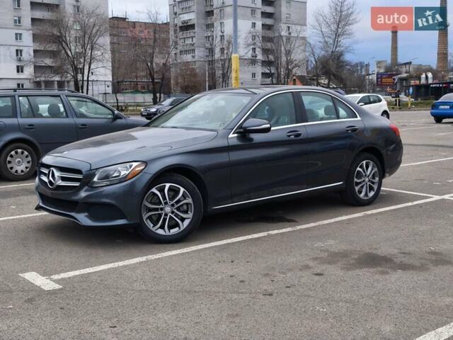 Серый Мерседес Ц-Класс, объемом двигателя 2 л и пробегом 157 тыс. км за 19500 $, фото 5 на Automoto.ua